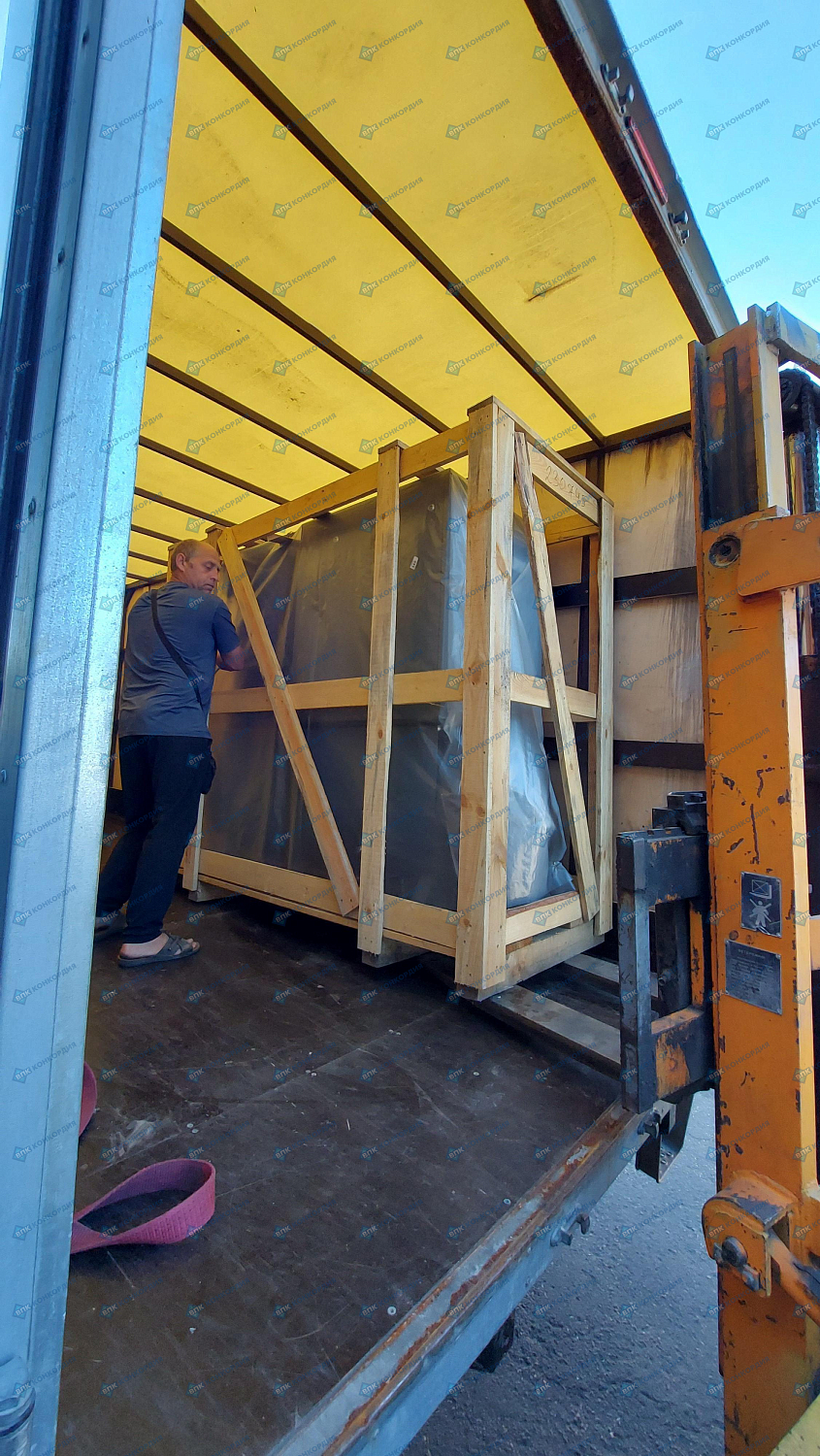 Отгрузка винтового компрессора ZAMMER SKTG7,5-10-500/O в г. Краснодар