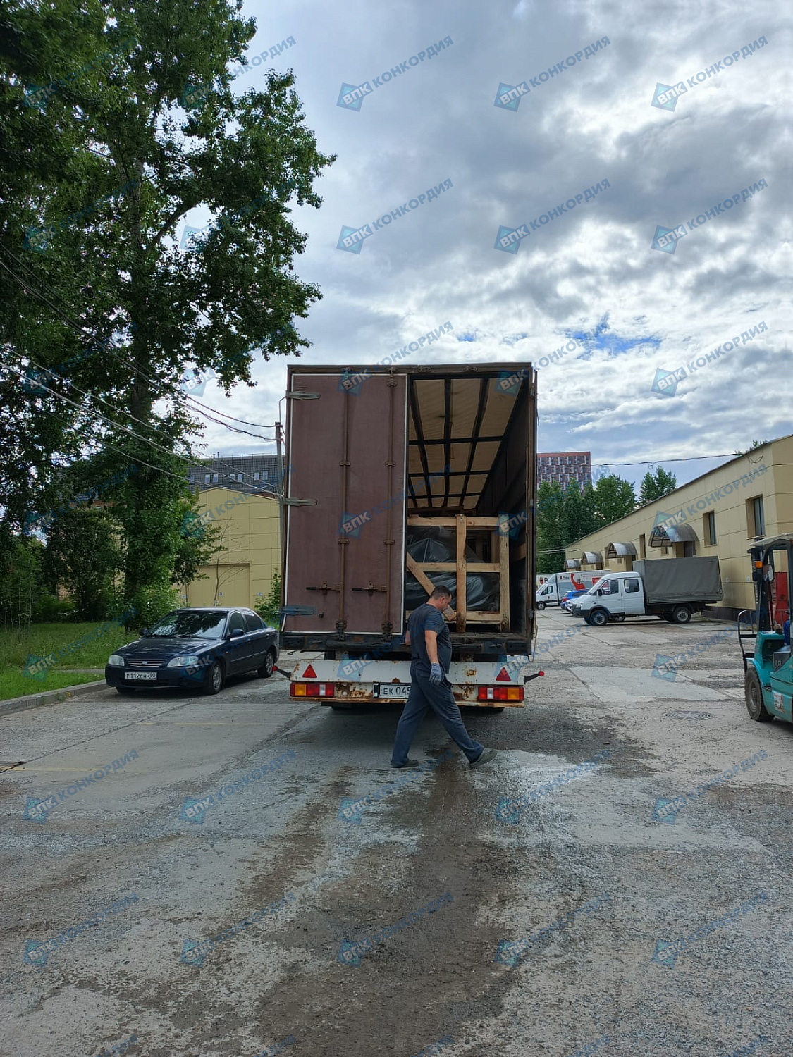 Отгрузка поршневых компрессора Remeza СБ4/Ф-500.LB75 в г. Москва